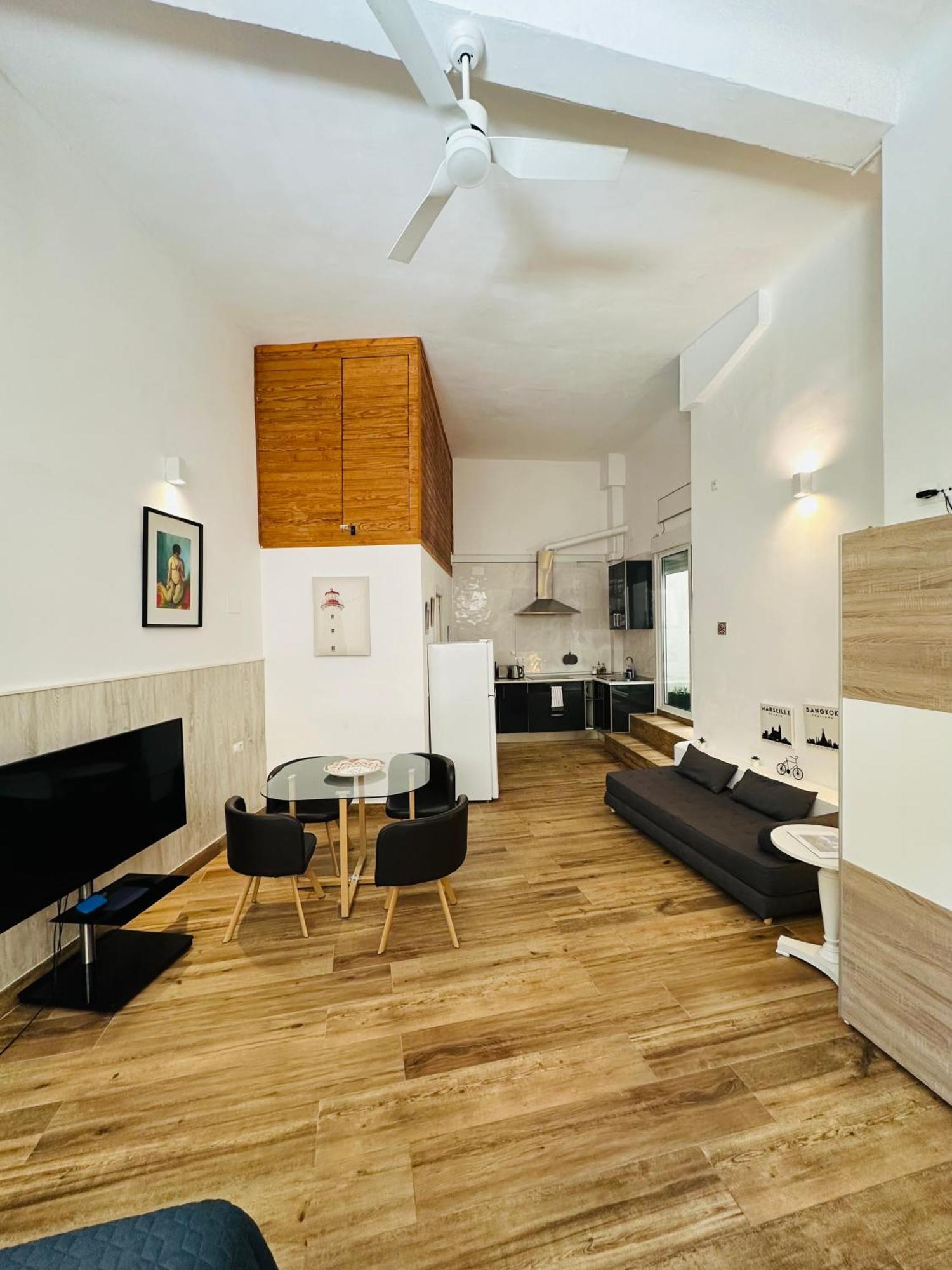 Loft doble altura monoambiente nuevo en Alicante centro Exterior foto