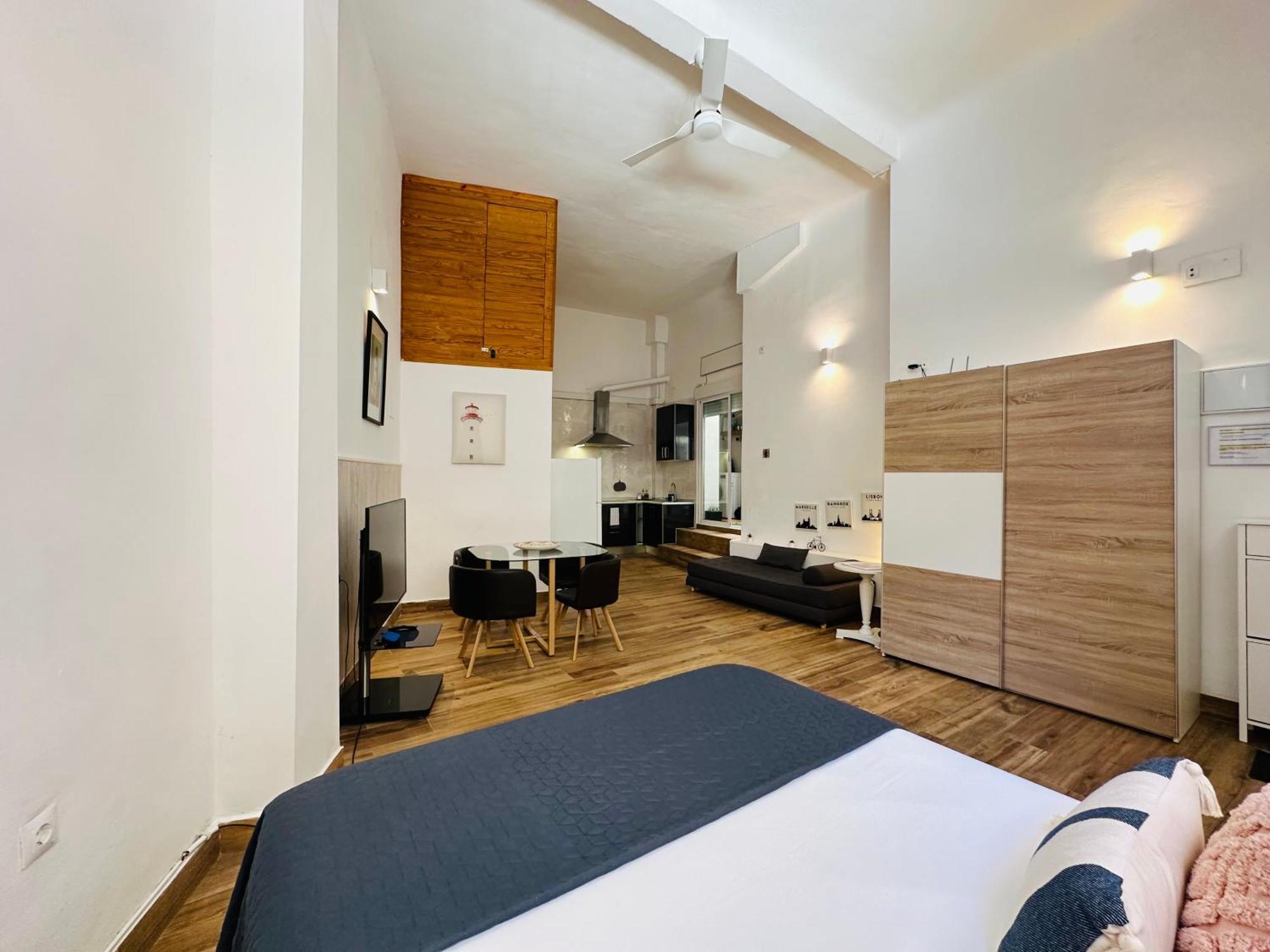 Loft doble altura monoambiente nuevo en Alicante centro Exterior foto