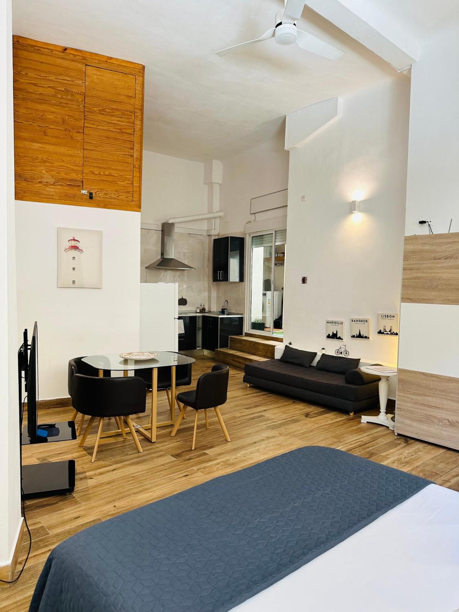 Loft doble altura monoambiente nuevo en Alicante centro Exterior foto